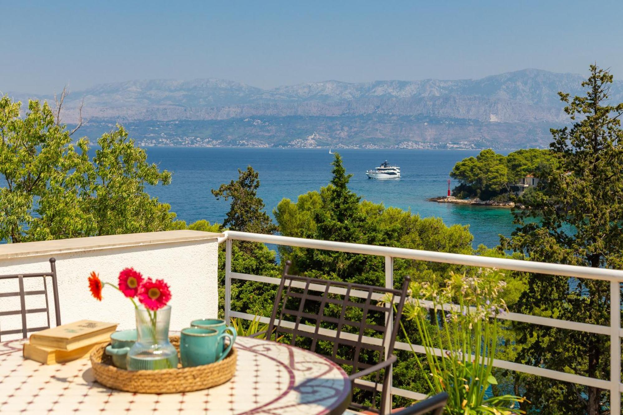 Holiday Home Dora Splitska Esterno foto
